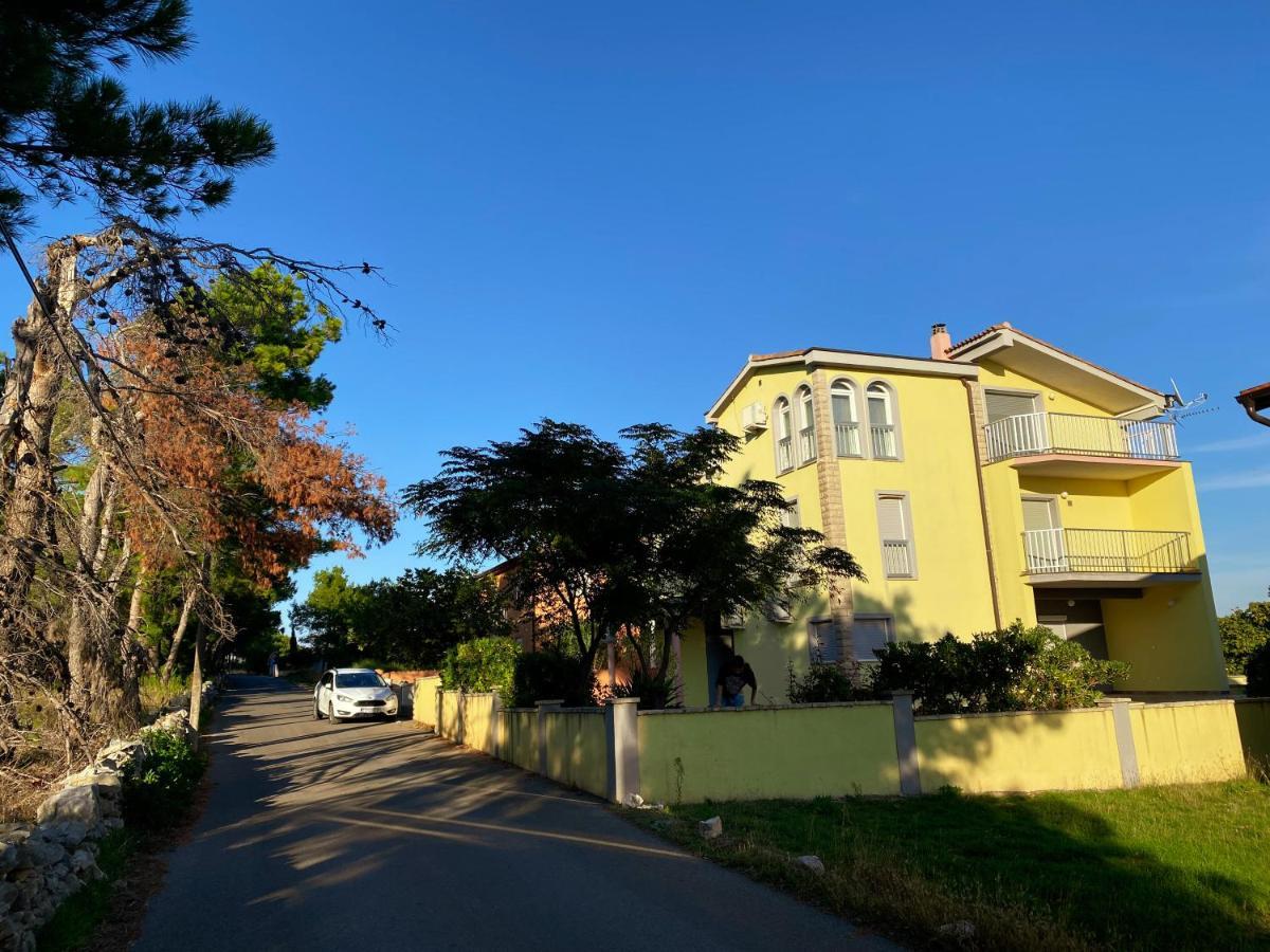 Villa Mena Vir Exterior foto